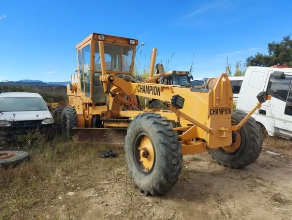1#7975 Terna gommata Palazzani e Sollevatore con forche Manitou