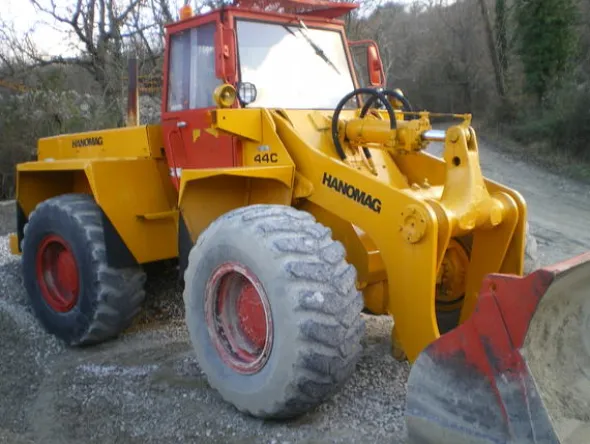 29#2762 Terna Hanomag 44 C