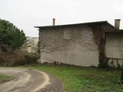 #23029 Terreni agricoli con fabbricati precari