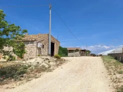 #23567 Terreni agricoli con serre e fabbricati rurali ad Acate