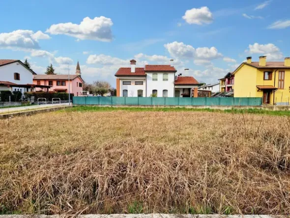 #20332 Terreni edificabili residenziali di 5.900 mq