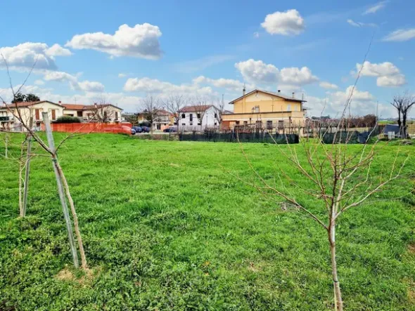 #20332 Terreni edificabili residenziali di 5.900 mq