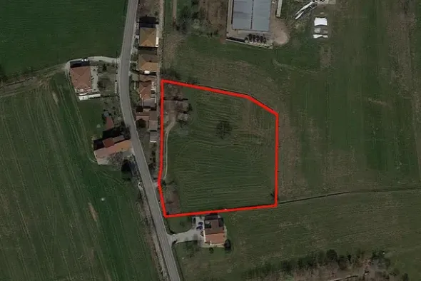 #24328 Terreno agricolo con manufatto precario ad uso deposito