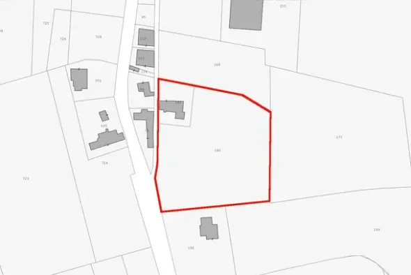 #24328 Terreno agricolo con manufatto precario ad uso deposito