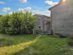 #24328 Terreno agricolo con manufatto precario ad uso deposito