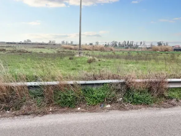 #23067 Terreno agricolo di 30.282 mq