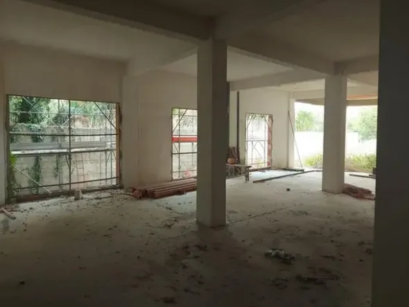 #14605 Terreno edificabile con edificio residenziale in costruzione