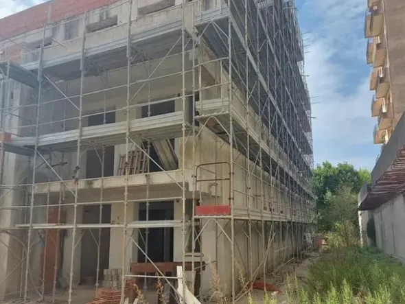 #14605 Terreno edificabile con edificio residenziale in costruzione