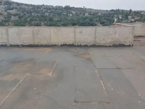 #14605 Terreno edificabile con edificio residenziale in costruzione