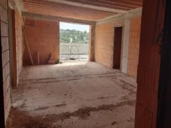 #14605 Terreno edificabile con edificio residenziale in costruzione