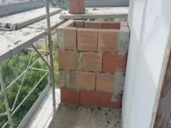 #14605 Terreno edificabile con edificio residenziale in costruzione