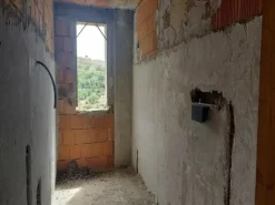 #14605 Terreno edificabile con edificio residenziale in costruzione