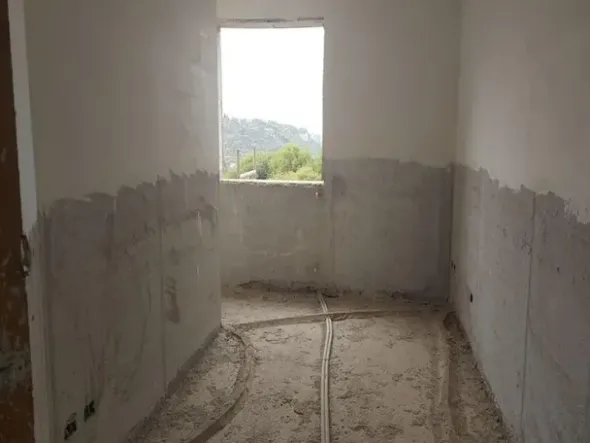 #14605 Terreno edificabile con edificio residenziale in costruzione