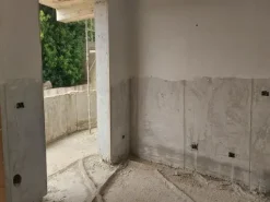 #14605 Terreno edificabile con edificio residenziale in costruzione