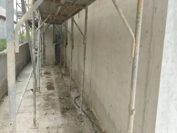 #14605 Terreno edificabile con edificio residenziale in costruzione