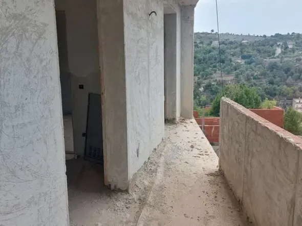 #14605 Terreno edificabile con edificio residenziale in costruzione