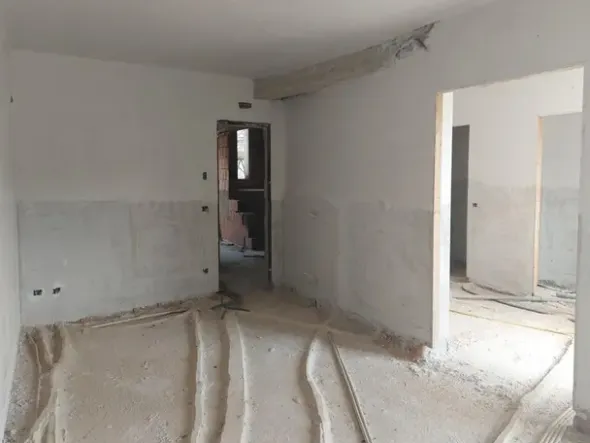 #14605 Terreno edificabile con edificio residenziale in costruzione