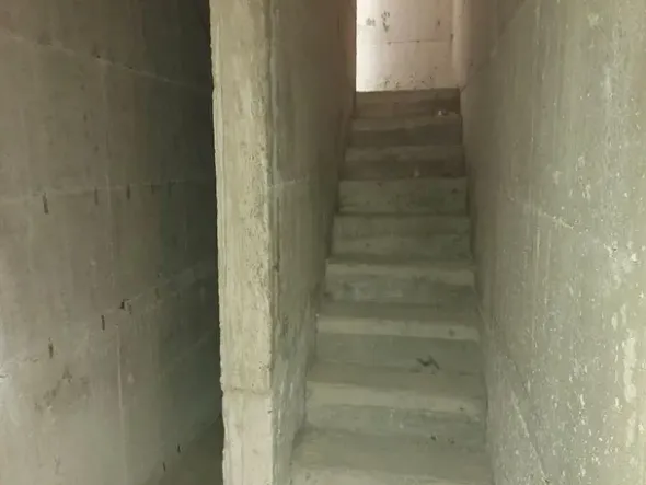 #14605 Terreno edificabile con edificio residenziale in costruzione