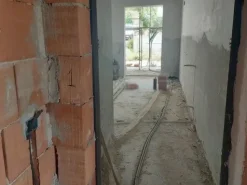 #14605 Terreno edificabile con edificio residenziale in costruzione