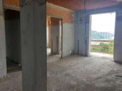 #14605 Terreno edificabile con edificio residenziale in costruzione