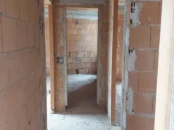 #14605 Terreno edificabile con edificio residenziale in costruzione
