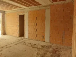 #14605 Terreno edificabile con edificio residenziale in costruzione