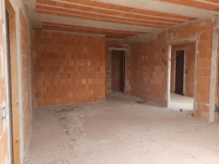 #14605 Terreno edificabile con edificio residenziale in costruzione