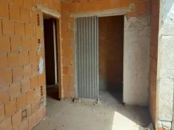 #14605 Terreno edificabile con edificio residenziale in costruzione