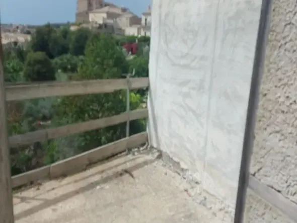 #14605 Terreno edificabile con edificio residenziale in costruzione
