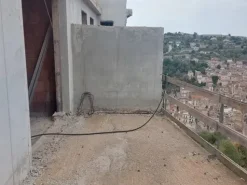 #14605 Terreno edificabile con edificio residenziale in costruzione