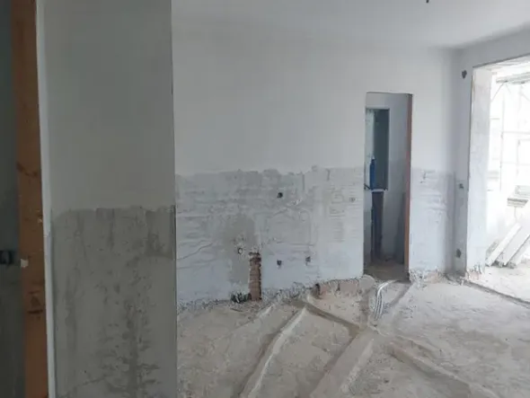 #14605 Terreno edificabile con edificio residenziale in costruzione