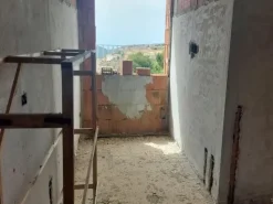 #14605 Terreno edificabile con edificio residenziale in costruzione