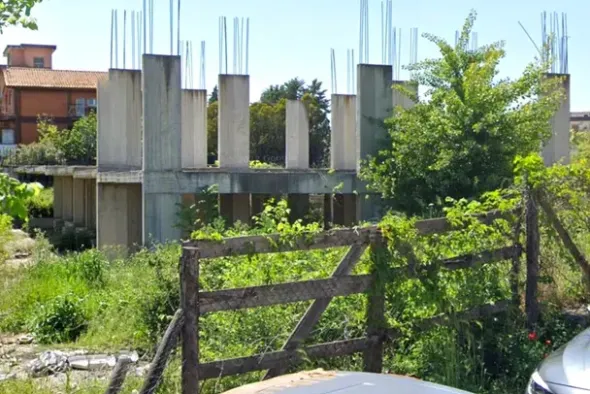 #2537700 Terreno edificabile con villette in costruzione