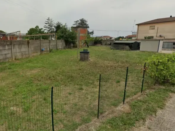 #18493 Terreno edificabile di 690 mq