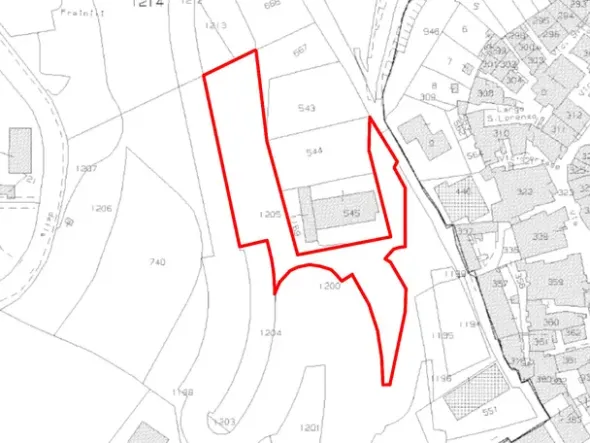 #18615 Terreno edificabile di 2.465 mq