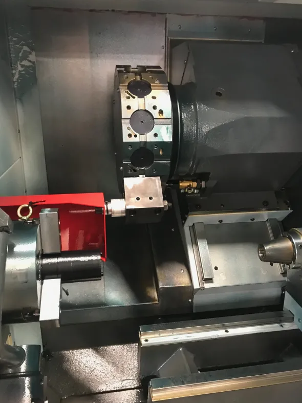 Tornio HAAS ST25 con utensili motorizzati
