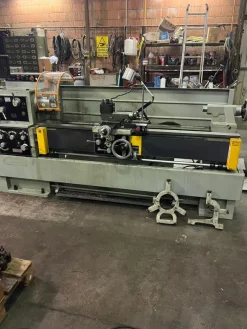 Tornio parallelo 1500x205 usato