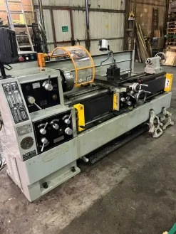 Tornio parallelo 1500x205 usato