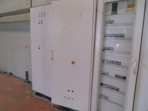 7#4851 Torre di raffreddamento Thermac e cavi elettrici
