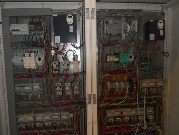 7#4851 Torre di raffreddamento Thermac e cavi elettrici