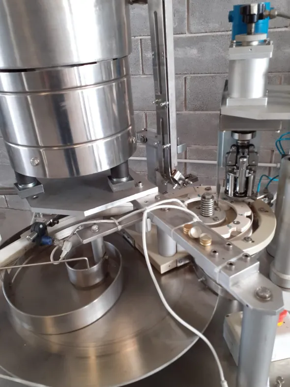 TP122 Tappatrice ONAF usata per cosmetici 2000 bph