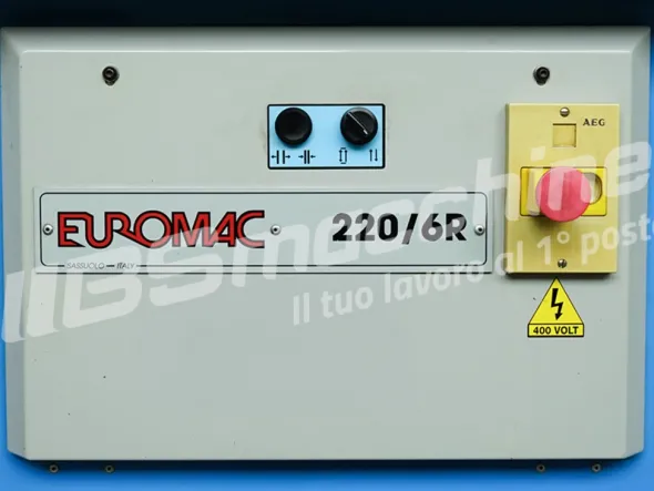Tranciatrice scantonatrice ad angolo variabile regolazione gioco lame automatica EUROMAC 220/6R