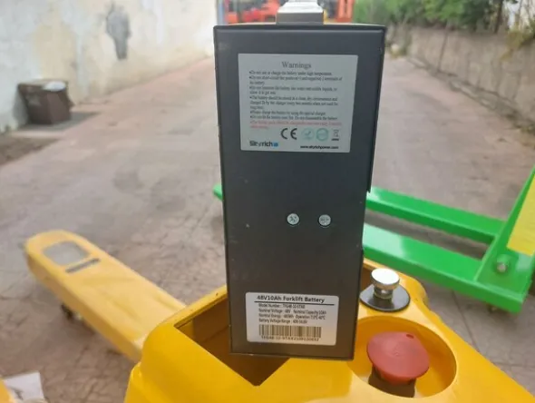 3#8398 Transpallet elettrico