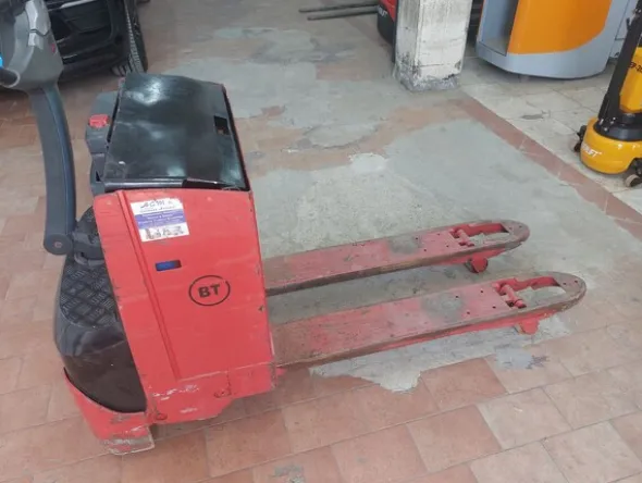 3#8371 Transpallet elettrico BT