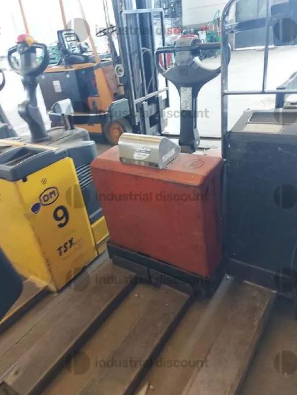 10#9470 Transpallet elettrico BT LWE200
