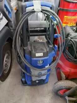 4#7913 Transpallet elettrico ed attrezzatura edile