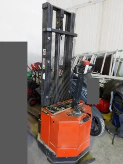4#7913 Transpallet elettrico ed attrezzatura edile