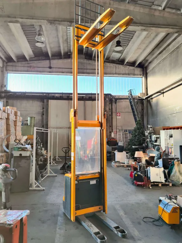 TRANSPALLET ELETTRICO JUNGHEINRICH EJC 212