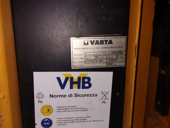 2#8001 Transpallet elettrico OMG e lavapavimenti