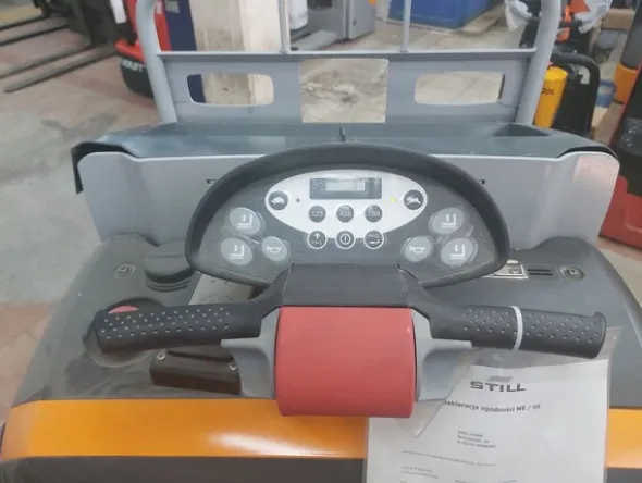 2#8371 Transpallet elettrico STILL